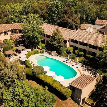 L'Estirado Des Adrets Hotel Лез Адре дьо л'Естерел Екстериор снимка