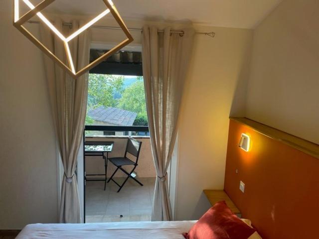 L'Estirado Des Adrets Hotel Лез Адре дьо л'Естерел Екстериор снимка