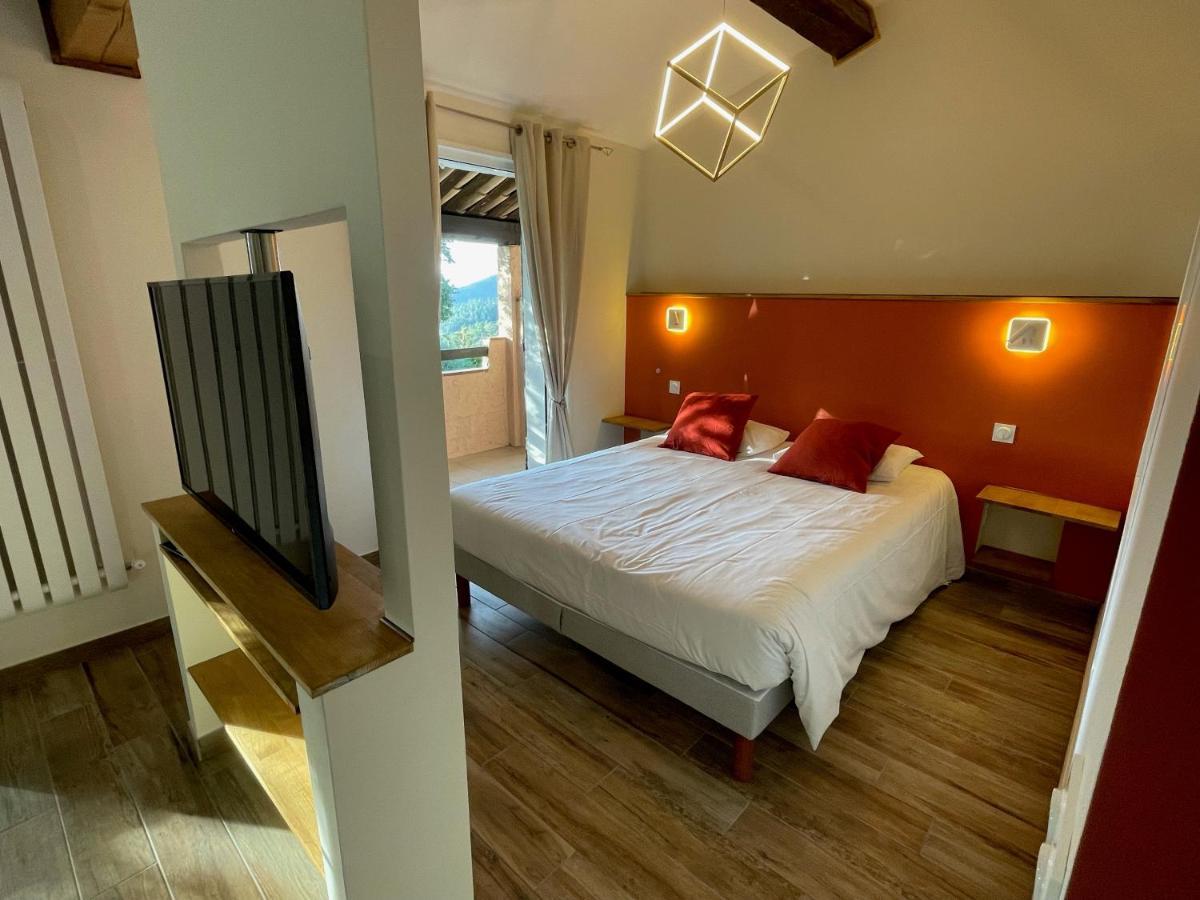 L'Estirado Des Adrets Hotel Лез Адре дьо л'Естерел Екстериор снимка