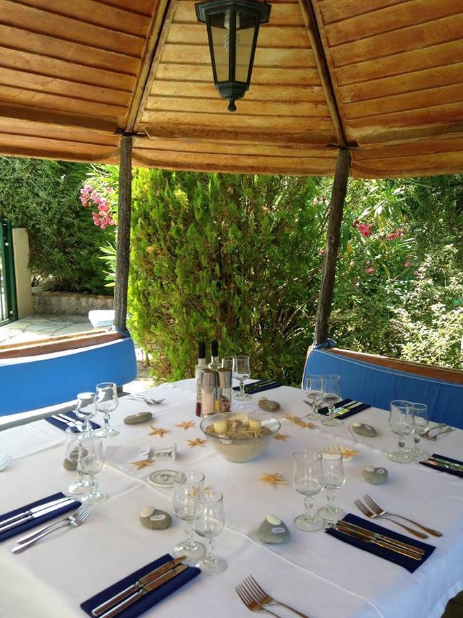 L'Estirado Des Adrets Hotel Лез Адре дьо л'Естерел Екстериор снимка