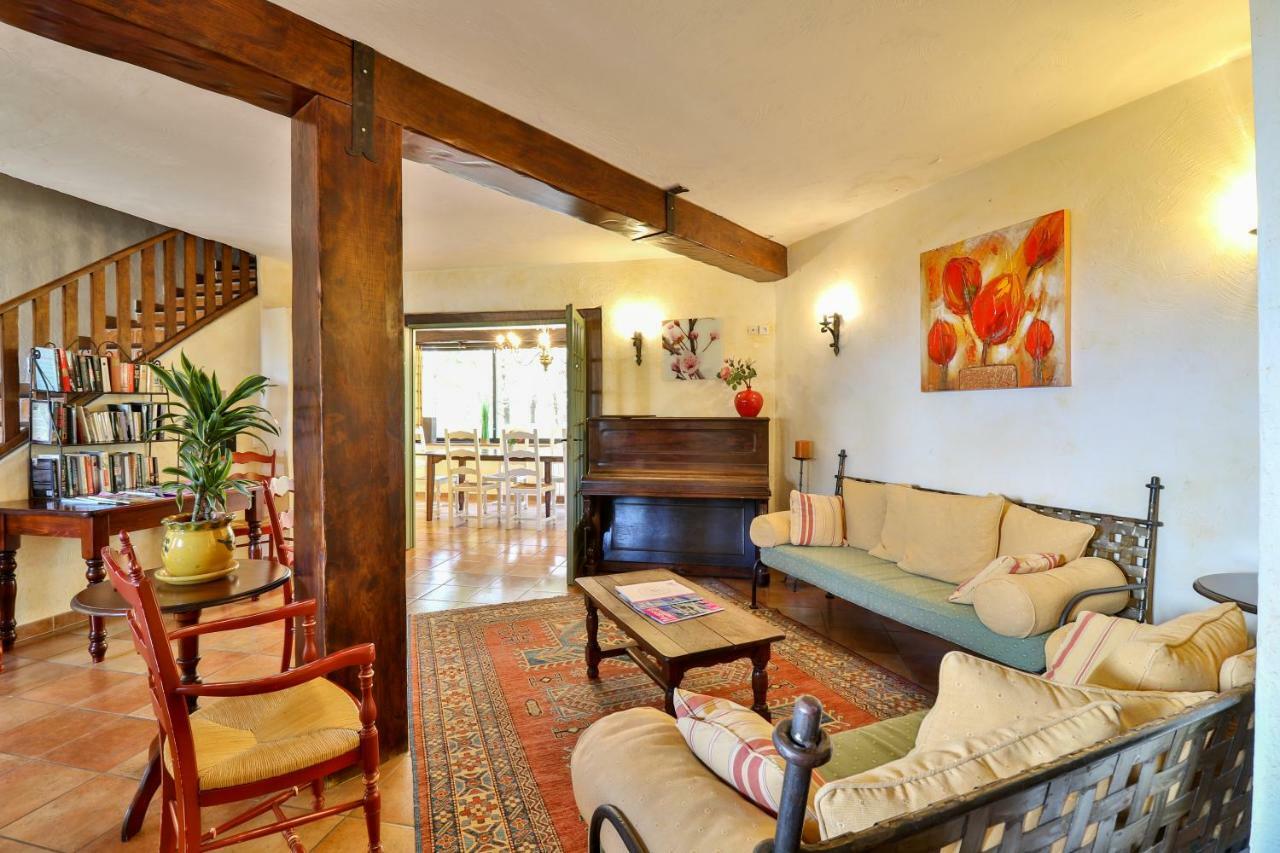 L'Estirado Des Adrets Hotel Лез Адре дьо л'Естерел Екстериор снимка